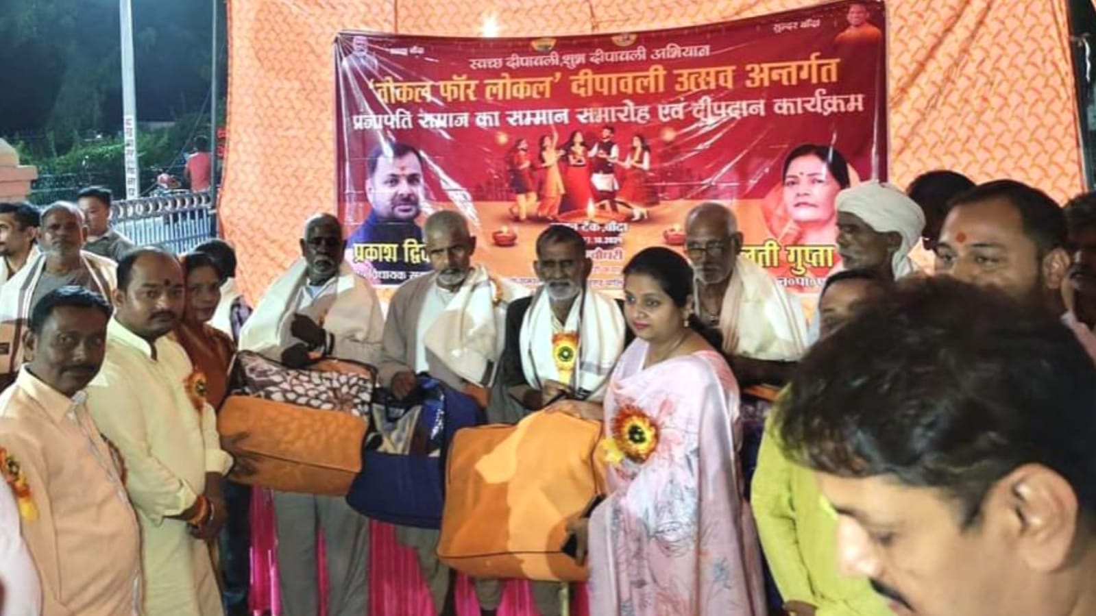 पालिका का लोकल फार वोकल प्रतिभा सम्मान बना आकर्षण : रोशनी से झिलमिलया सरोवर