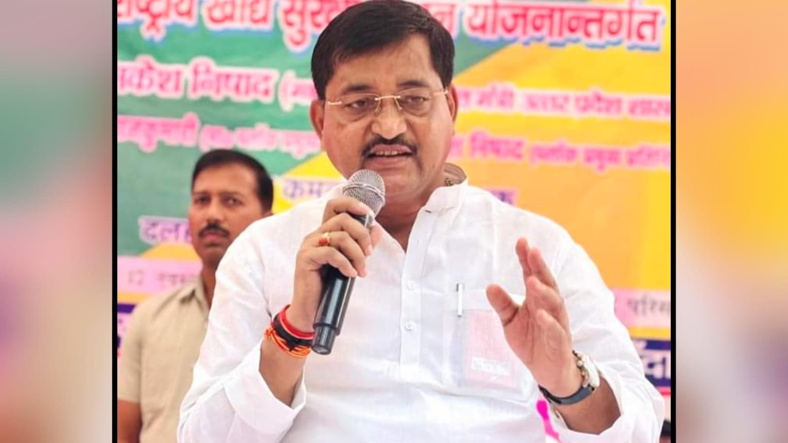 मंत्री रामकेश द्वारा किसानो को आत्मनिर्भर बनाने की पहल: किया बीज वितरण
