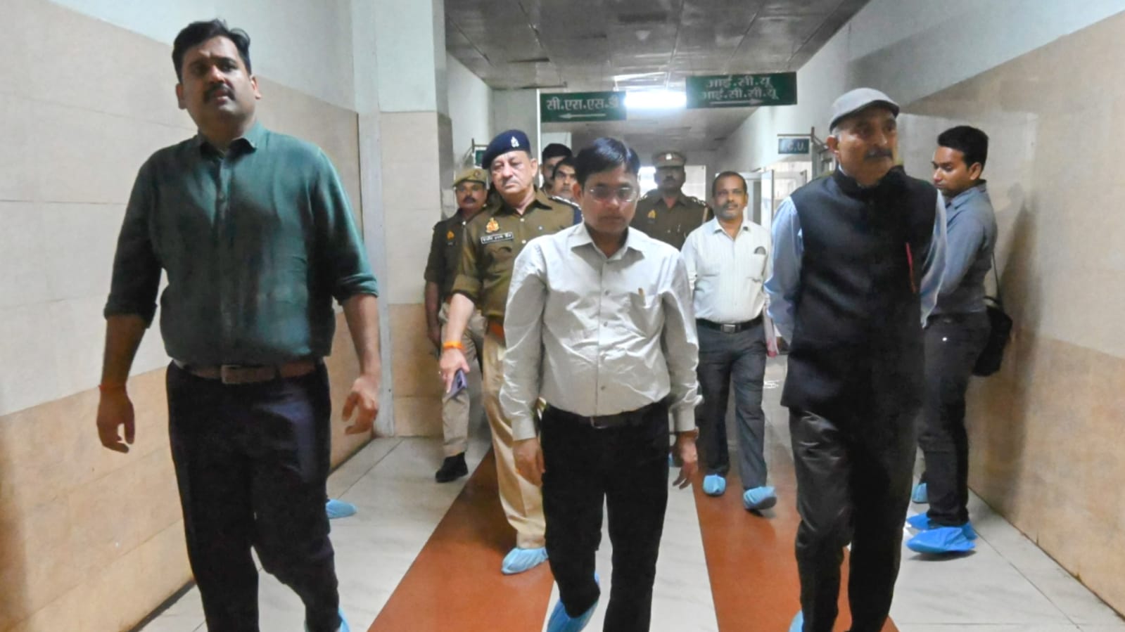 डीएम और एसपी ने मेडिकल कॉलेज का किया निरीक्षण: व्यवस्थाएं ठीक रखने के निर्देश