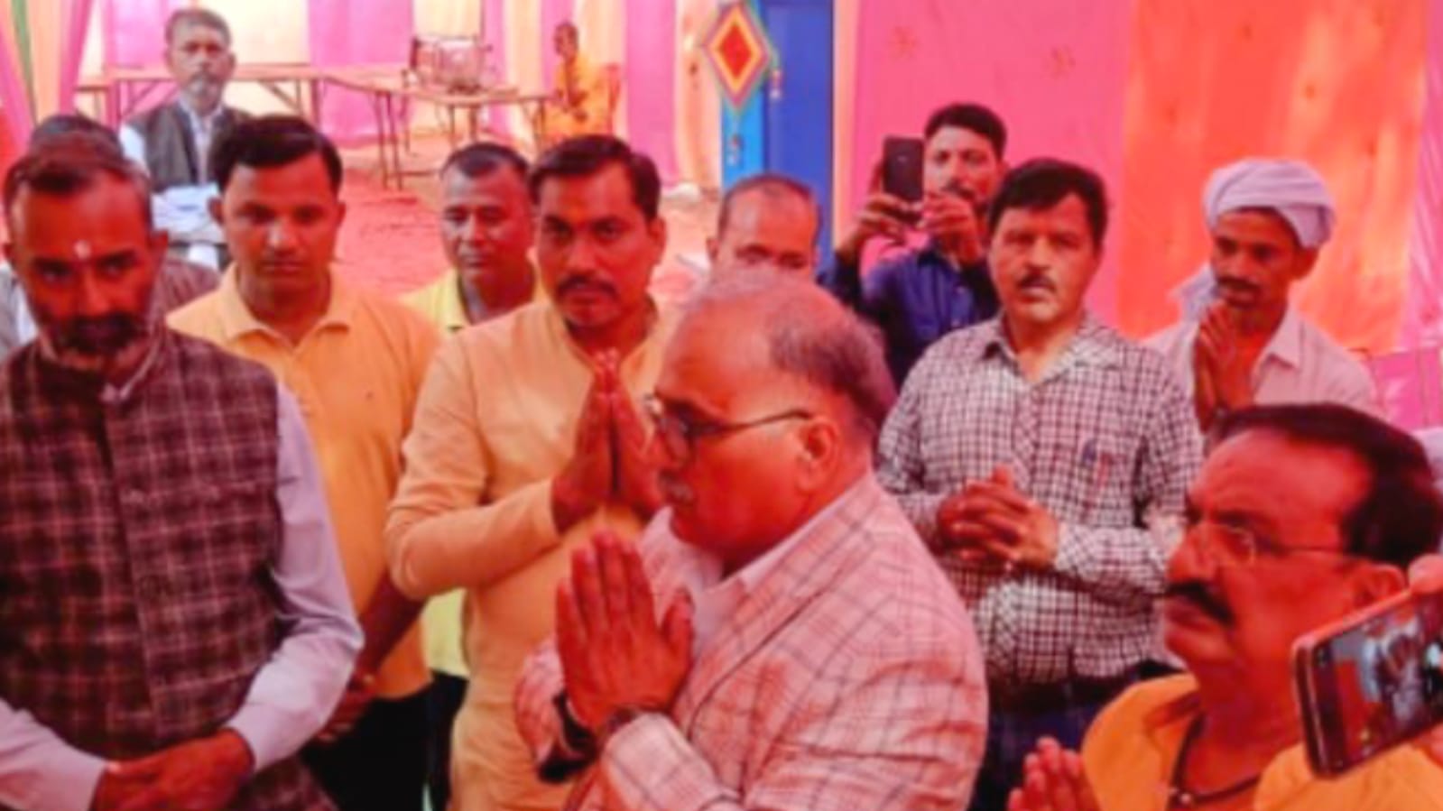 आईजी बीएसएफ राजा बाबू द्वारा जमालपुर में सीसी रोड का लोकार्पण: समाज सेवा का संदेश