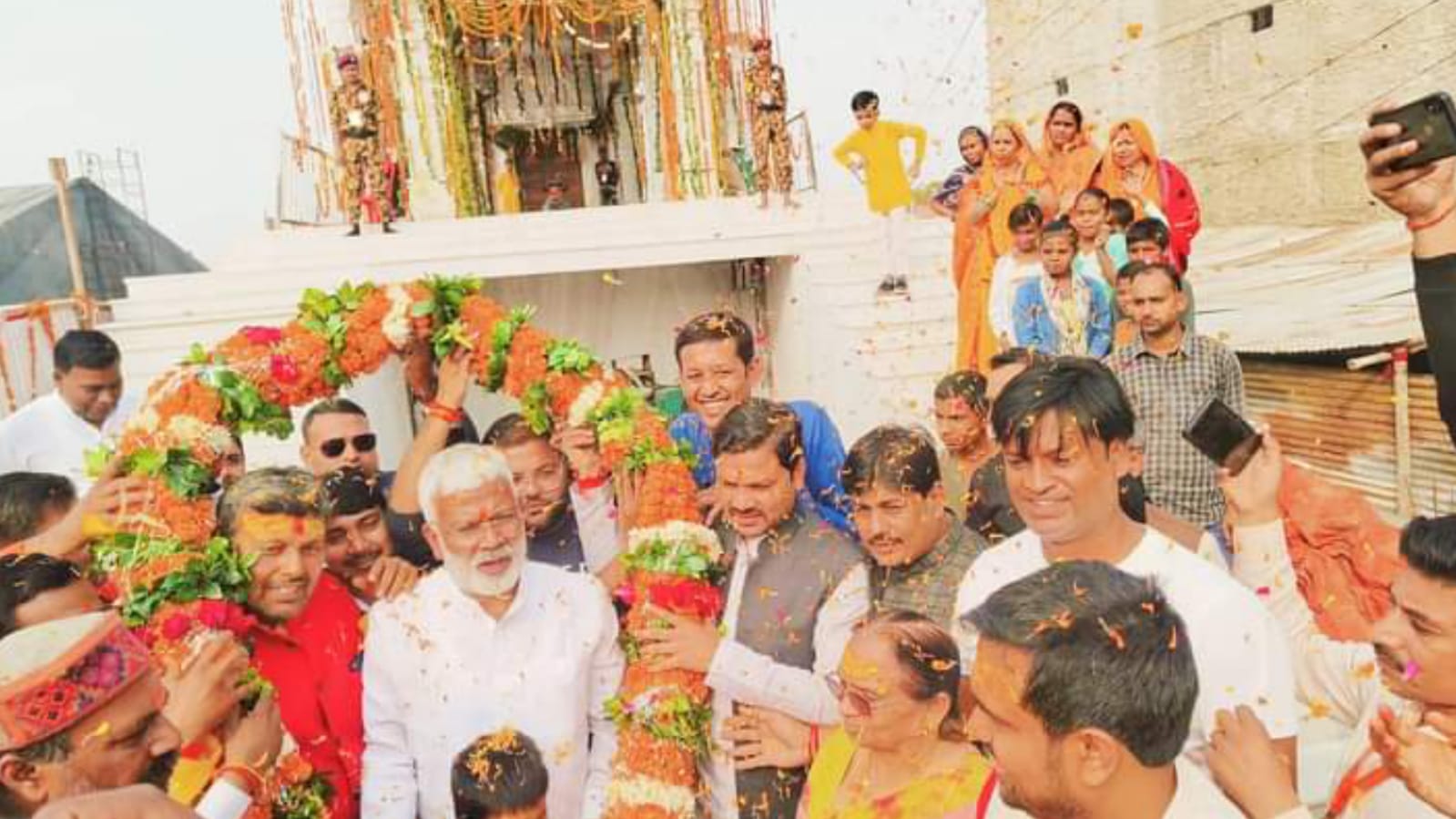जल शक्ति मंत्री ने प्राण प्रतिष्ठा में लिया भाग, पंचायत अध्यक्ष सुनील ने किया स्वागत