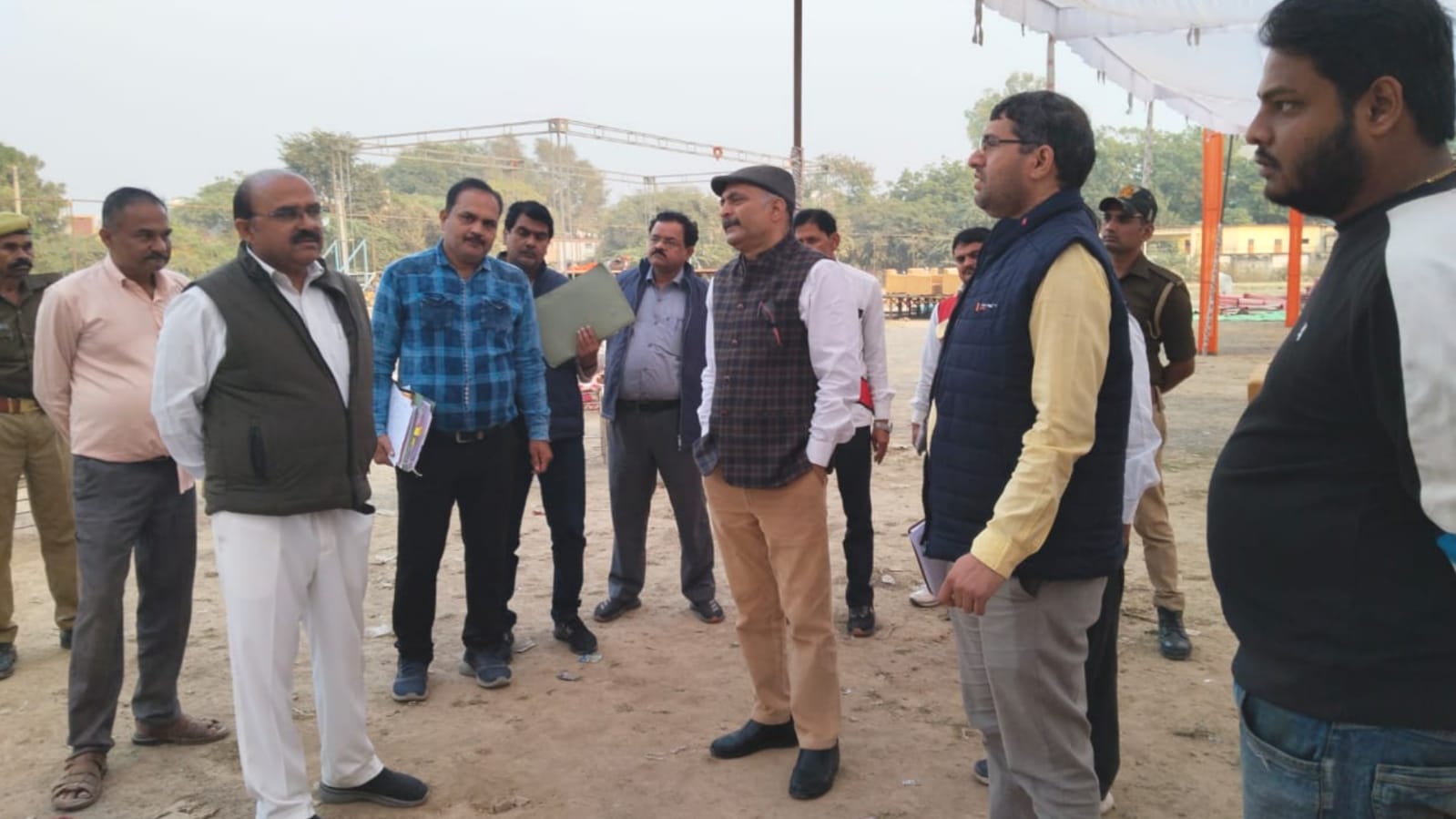 डीएम नगेंद्र ने सामूहिक विवाह तैयारियों का किया निरीक्षण, 650 जोड़ों के विवाह का लक्ष्य