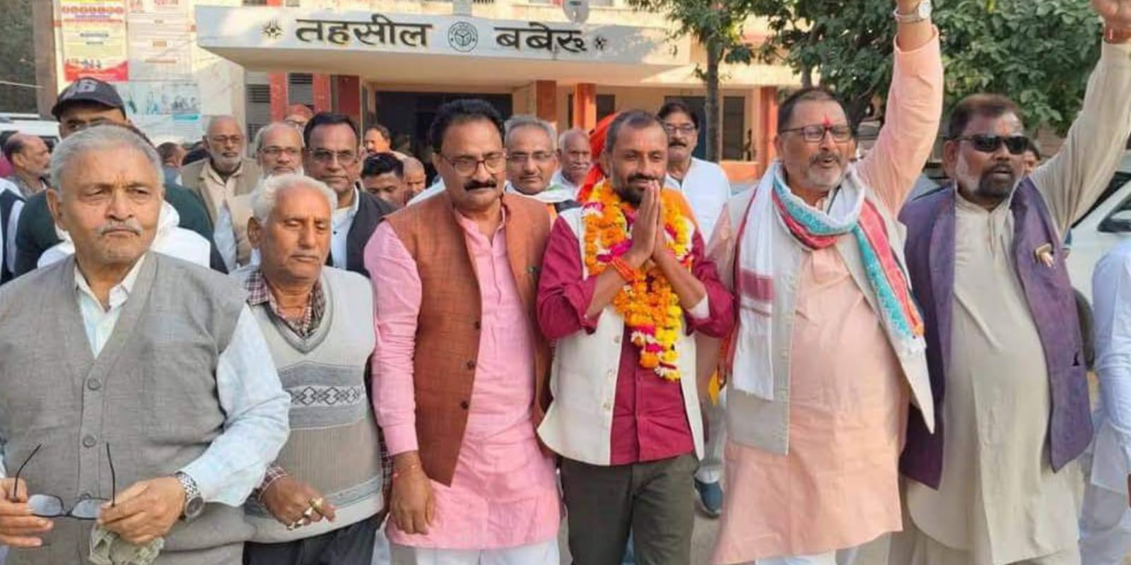 कांग्रेस प्रत्याशी राम नरेश ने सादगी से किया नामांकन, बनें जन चर्चा का विषय