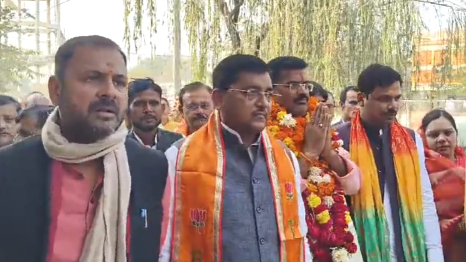 उपचुनाव: भाजपा नेताओं ने नामांकन में भरी विकास की हुंकार, एकजुटता का संदेश