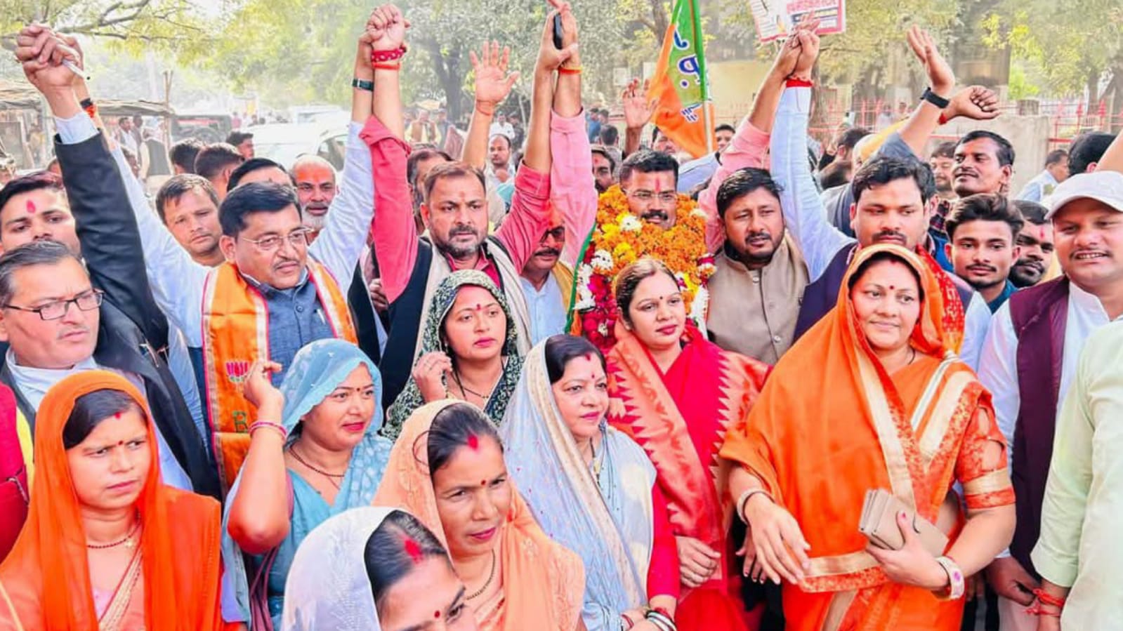 उपचुनाव: भाजपा नेताओं ने नामांकन में भरी विकास की हुंकार, एकजुटता का संदेश