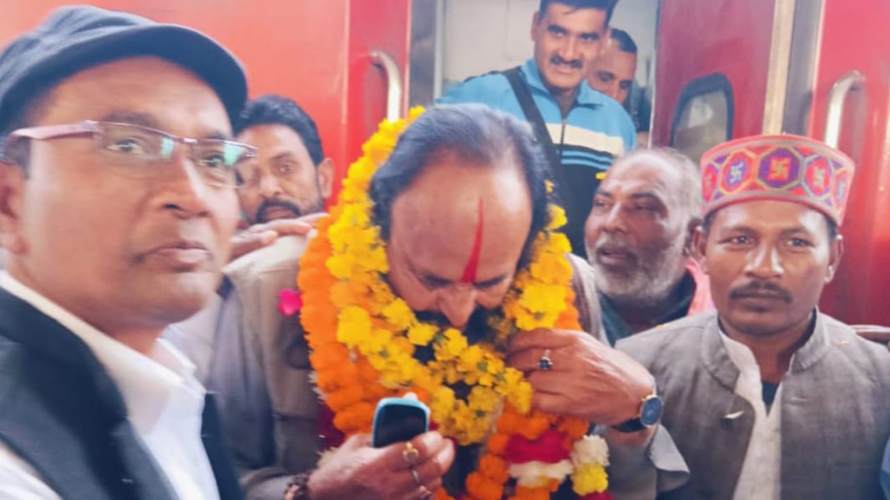 पूर्व बागी सम्राट मलखान सिंह का गुस्सा: खंडित प्रतिमा पर जताया विरोध, प्रशासन को चेतावनी