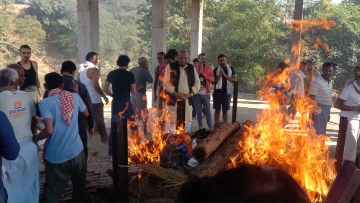 चित्रकूट की पूर्व चेयरमैन नीलम करवरिया पंचतत्व में विलीन: क्षेत्र ने खोया सशक्त नेता