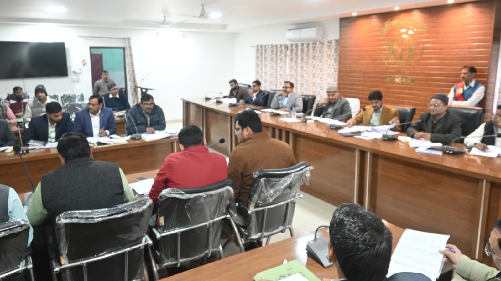 डीएम नगेंद्र का बड़े बकायादारों पर नजर टेढ़ी : सख्ती से वसूली के दिये निर्देश