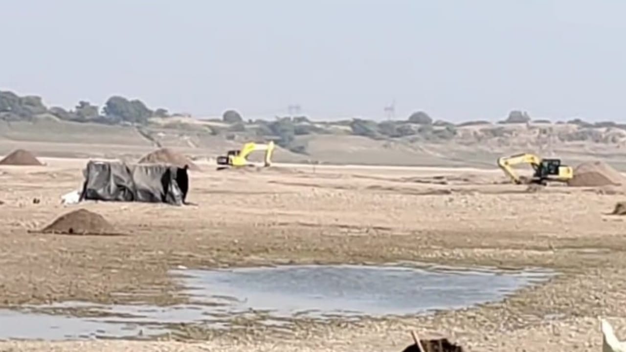बांदा की "चरका बालू खदान" में "अवैध खनन का उफ़ान": "कपिल मुनि की हनक" में योगी और प्रशासन मेहरबान ?