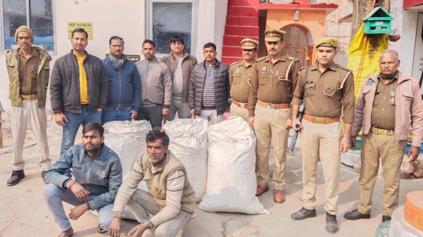 नशे के कारोबार पर कड़ा प्रहार: एक करोड़ के गांजे की खेप बरामद, दो तस्कर गिरफ्तार