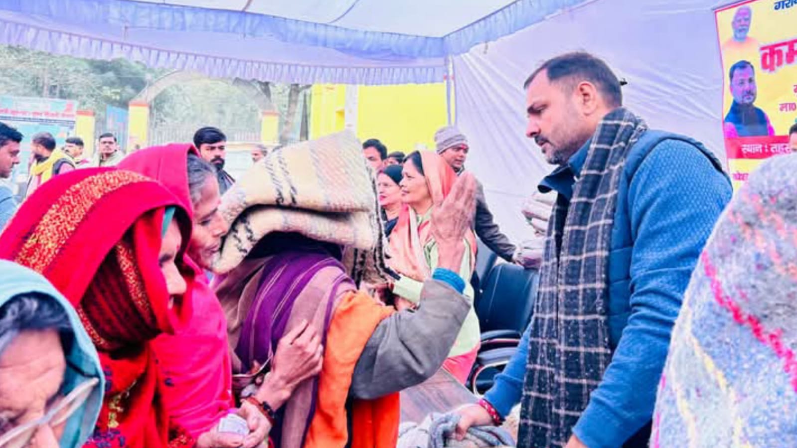 विधायक प्रकाश ने कड़कती ठंड में दी राहत: जरूरतमंदों को बांटे कंबल, मिली दुआएं