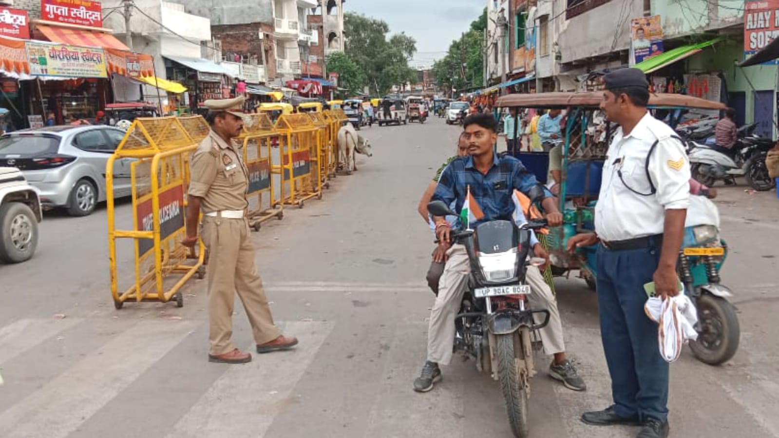 बांदा में खाकी का दबदबा: जिले में माफियाओं की तोड़ी कमर, चला चाबुक