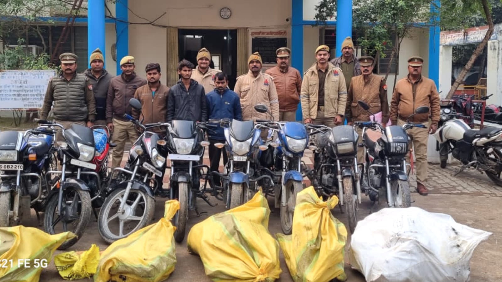 सीओ बबेरू सौरभ सिंह नें अपराध नियन्त्रण में जड़ा छक्का : वाहन चोर किये गये गिरफ्तार