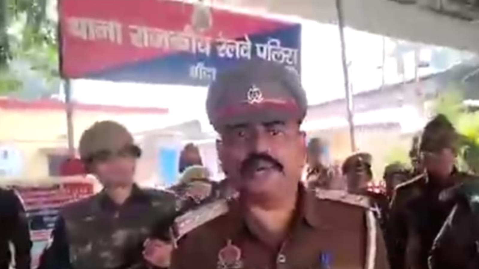 बांदा में सुरक्षा चाक-चौबंद : पुलिस ने बढ़ाई गश्त, सदिंधों की हुई तलाशी