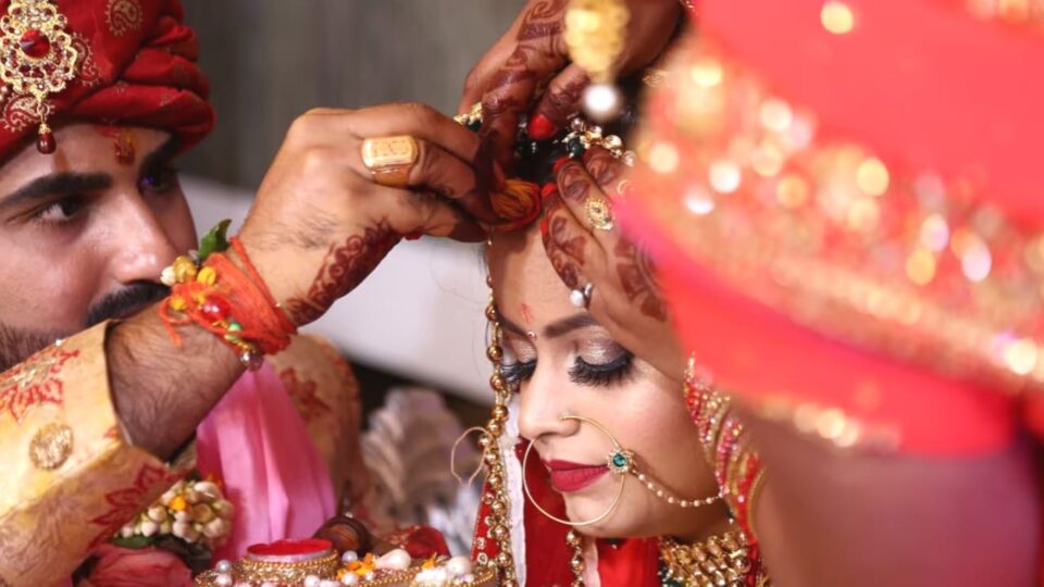 विवाह मुहूर्त शुरू : लगभग ढाई हजार गूंजेगी शहनाईयां, विवाह घर हुये फुल
