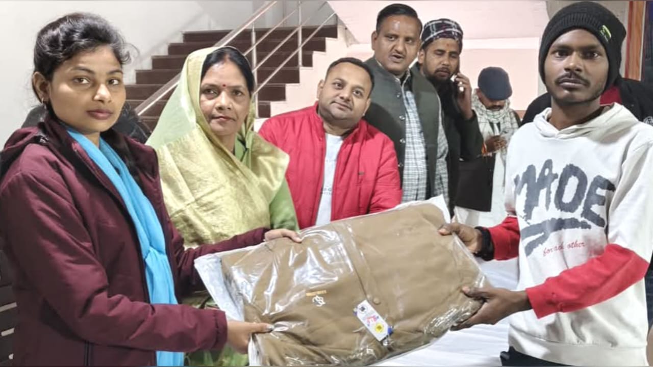 पालिकाध्यक्ष मालती ने न्यूज़ पेपर हाकरों का दिल जीता: खुशी से कर दिया बागवां