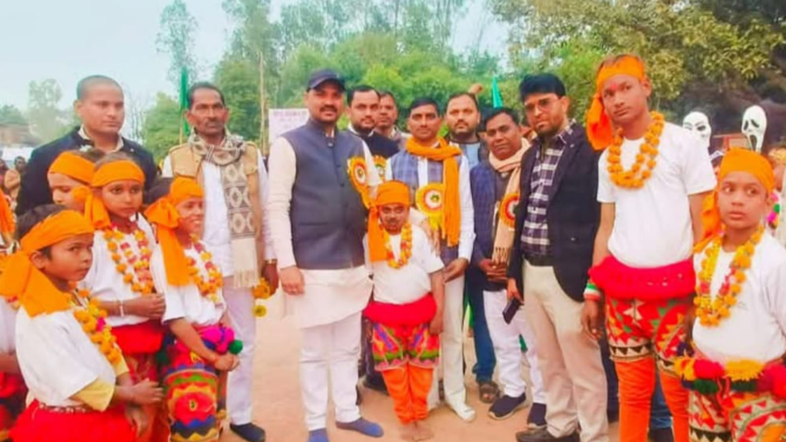 जिला पंचायत अध्यक्ष सुनील हुये मंत्रमुग्ध: दीवारी नृत्य कला की किया सराहना