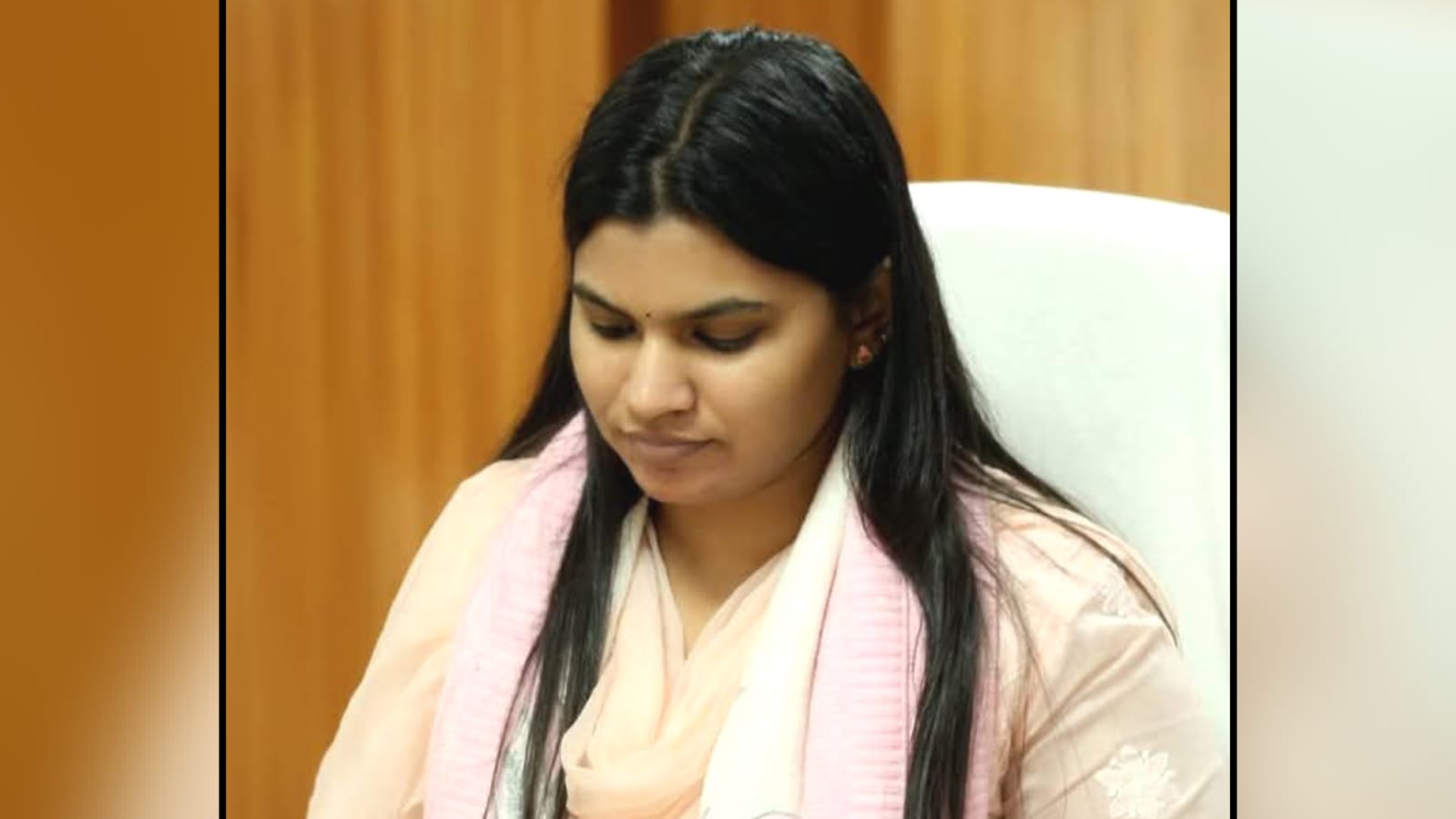 डीएम नगेंद्र का तबादला : योगी ने पूरी कर दी उनके मन की मुराद ! गद्दी संभालेंगी जे रिभा