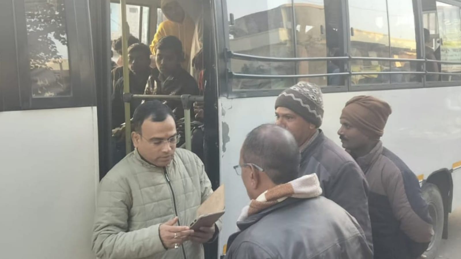 एआरटीओ शंकर सिंह की नियम तोड़ने वालों पर कड़ी नजर: वाहन चालकों को दी चेतावनी