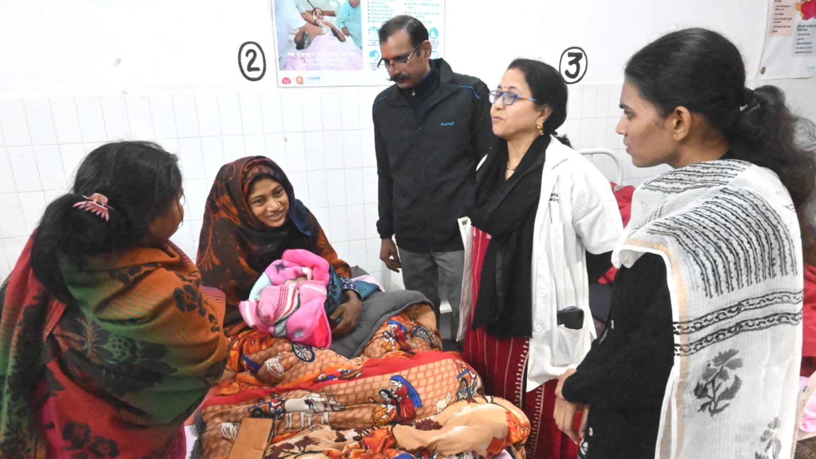 डीएम जे. रीभा के औचक निरीक्षण से जिला अस्पताल में हड़कंप: खामियां देख भड़कीं