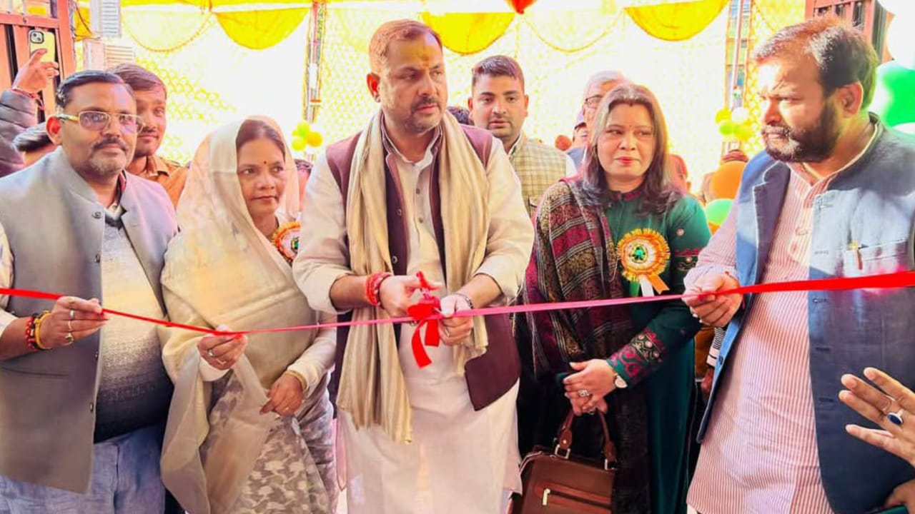 विधायक प्रकाश द्वारा गणतंत्र दिवस पर "प्ले स्कूल" का उद्घाटन: शिक्षा के महत्व पर जोर