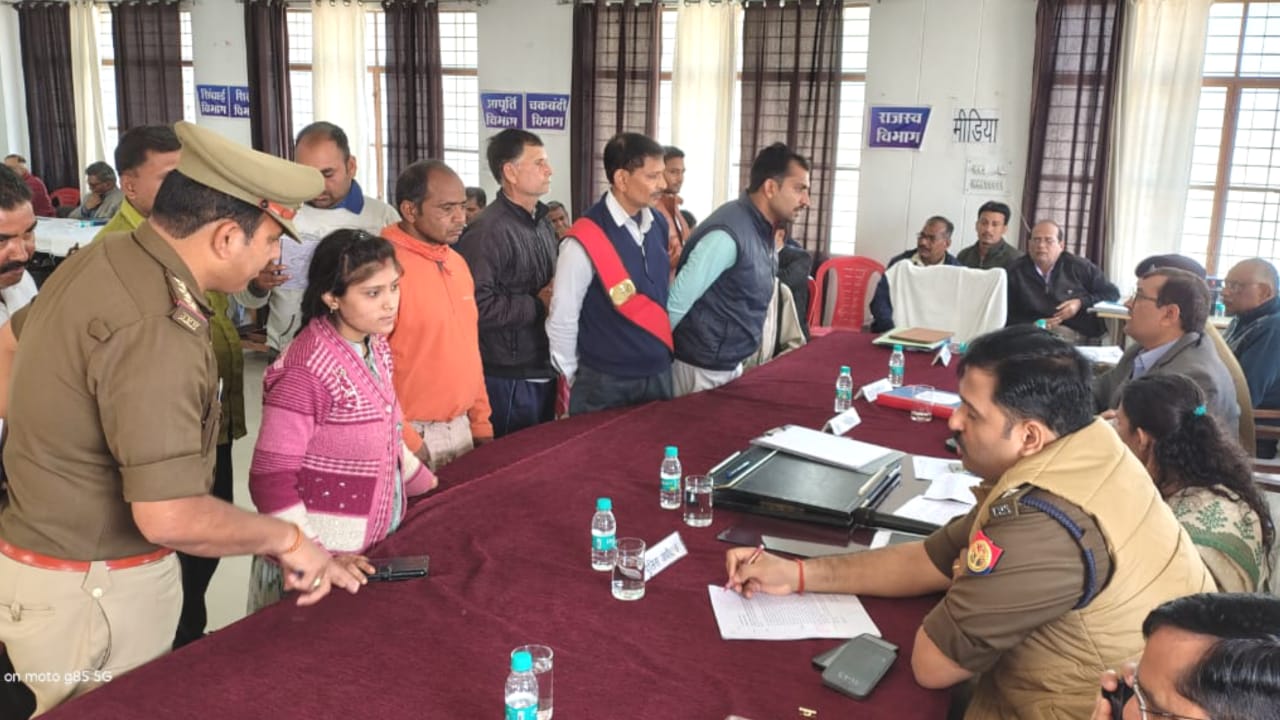 डीएम जे रीभा ने दिए सख्त निर्देश : शिकायतों के निस्तारण में बिल्कुल न हो देर