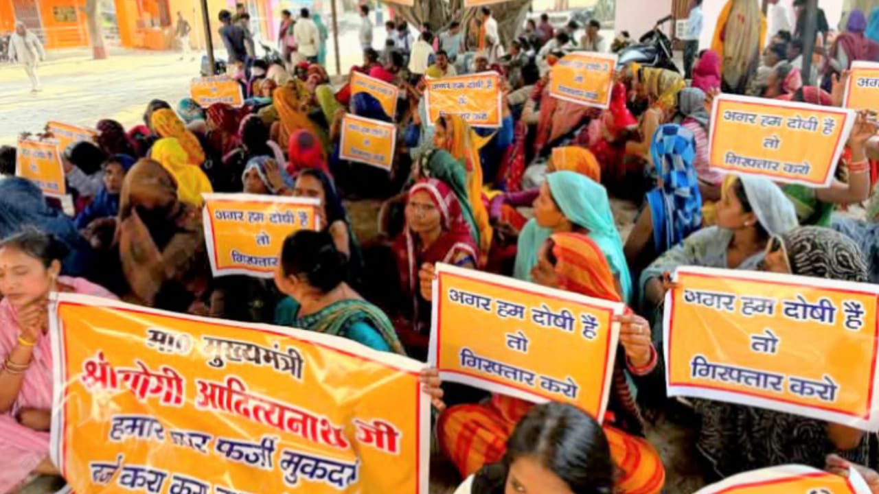 चिंगारी संगठन की महिलाओं ने कोतवाली में डाला डेरा: एक हफ्ते का अल्टीमेटम