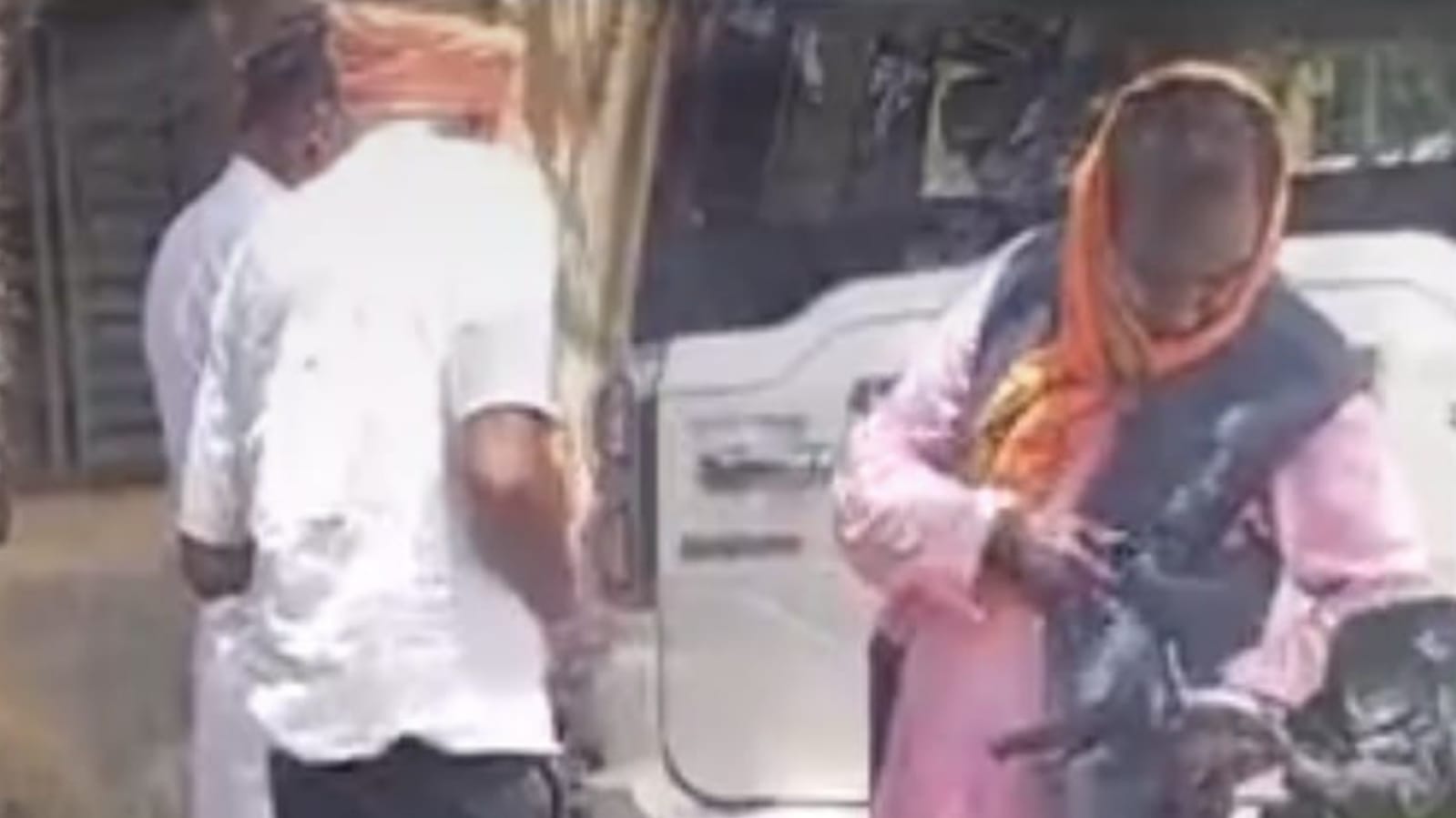 पीएम आवास योजना में भ्रष्टाचार : प्रधान का रिश्वत लेते वीडियो हुआ वायरल