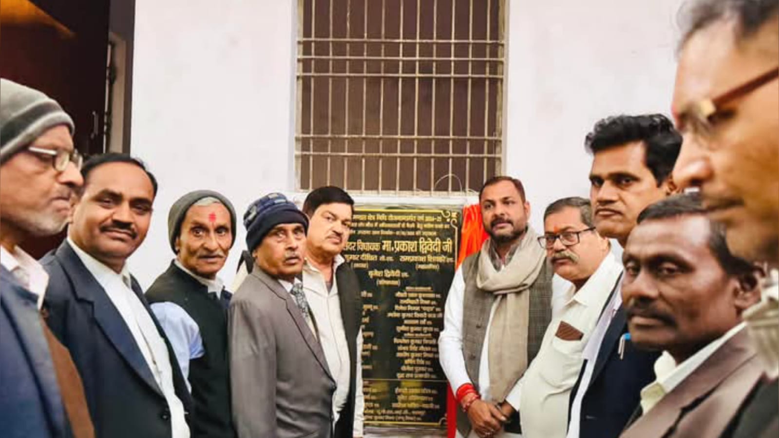 विधायक प्रकाश द्वारा अधिवक्ताओं को सौगात: नवीन कक्षों का किया लोकार्पण