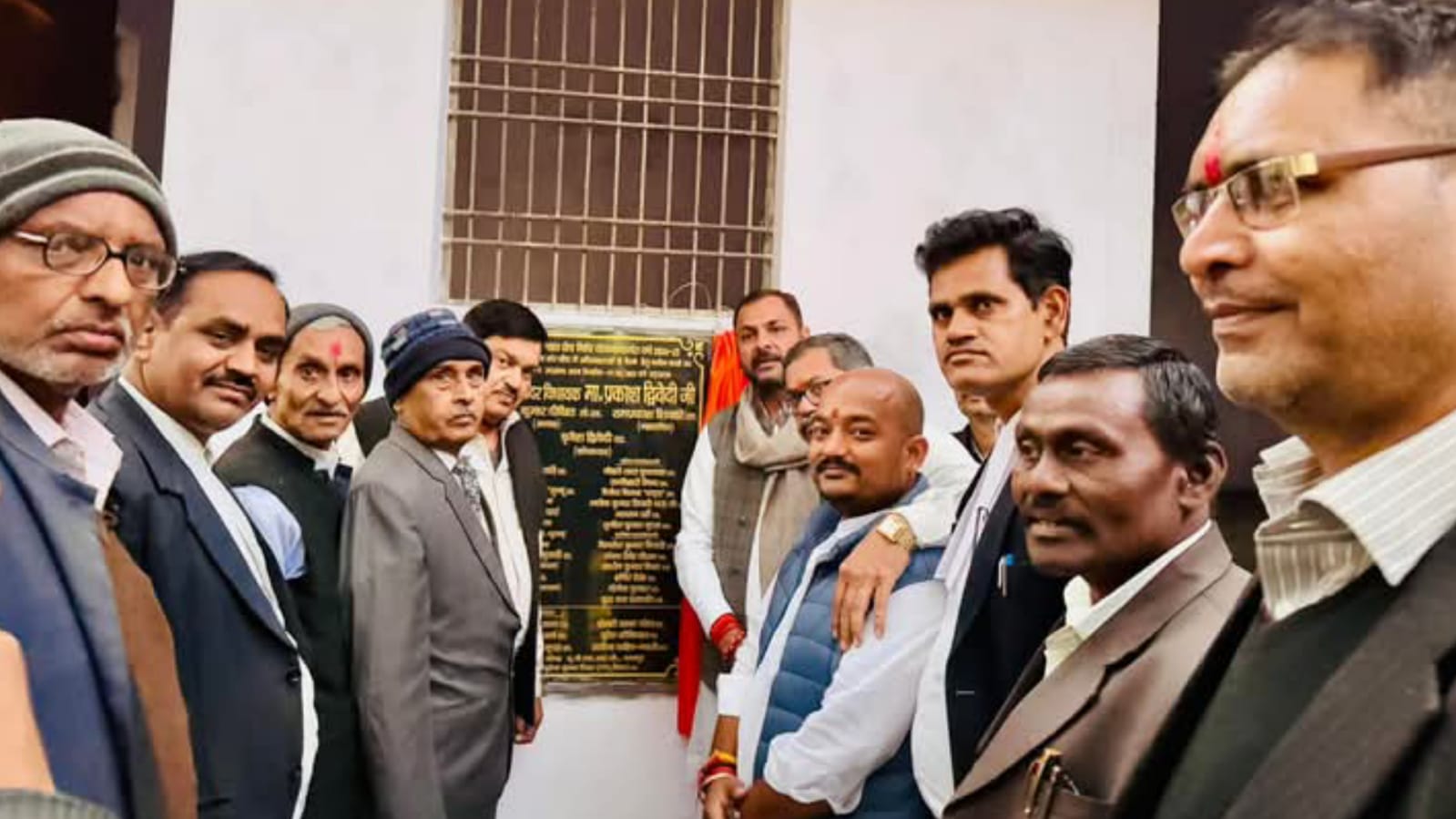 विधायक प्रकाश द्वारा अधिवक्ताओं को सौगात: नवीन कक्षों का किया लोकार्पण