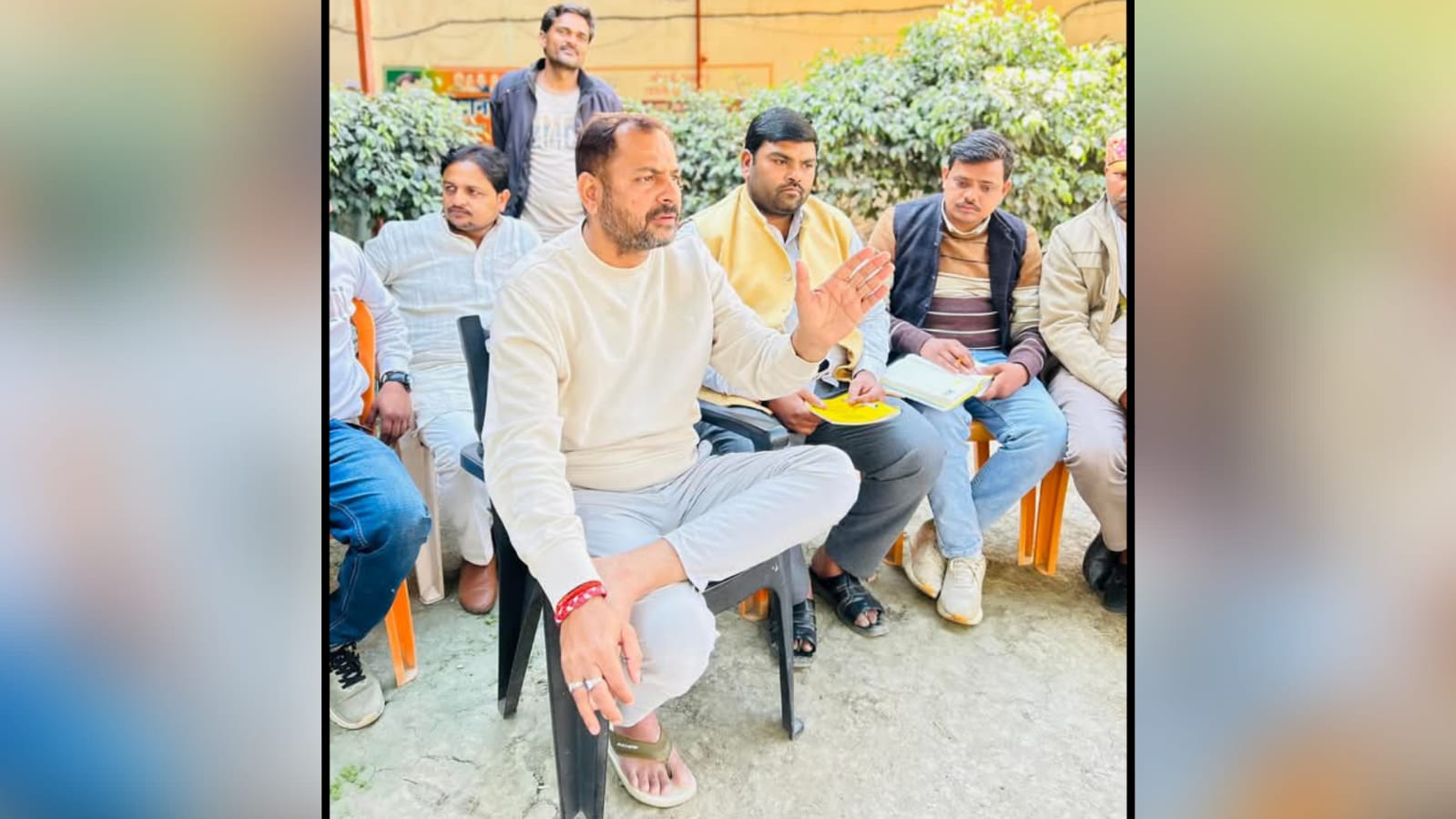 विधायक प्रकाश का "अनोखा अंदाज" बना चर्चा का विषय: सादगी देख जनता प्रभावित