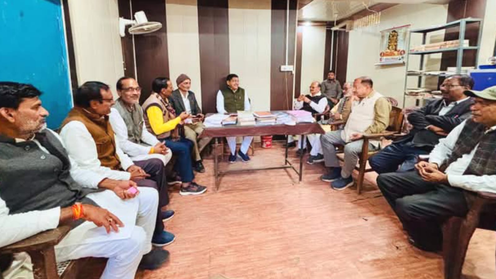मंत्री रामकेश ने "बार एसोसिएशन चुनाव" में किया मतदान: अधिवक्ताओं से किया संवाद