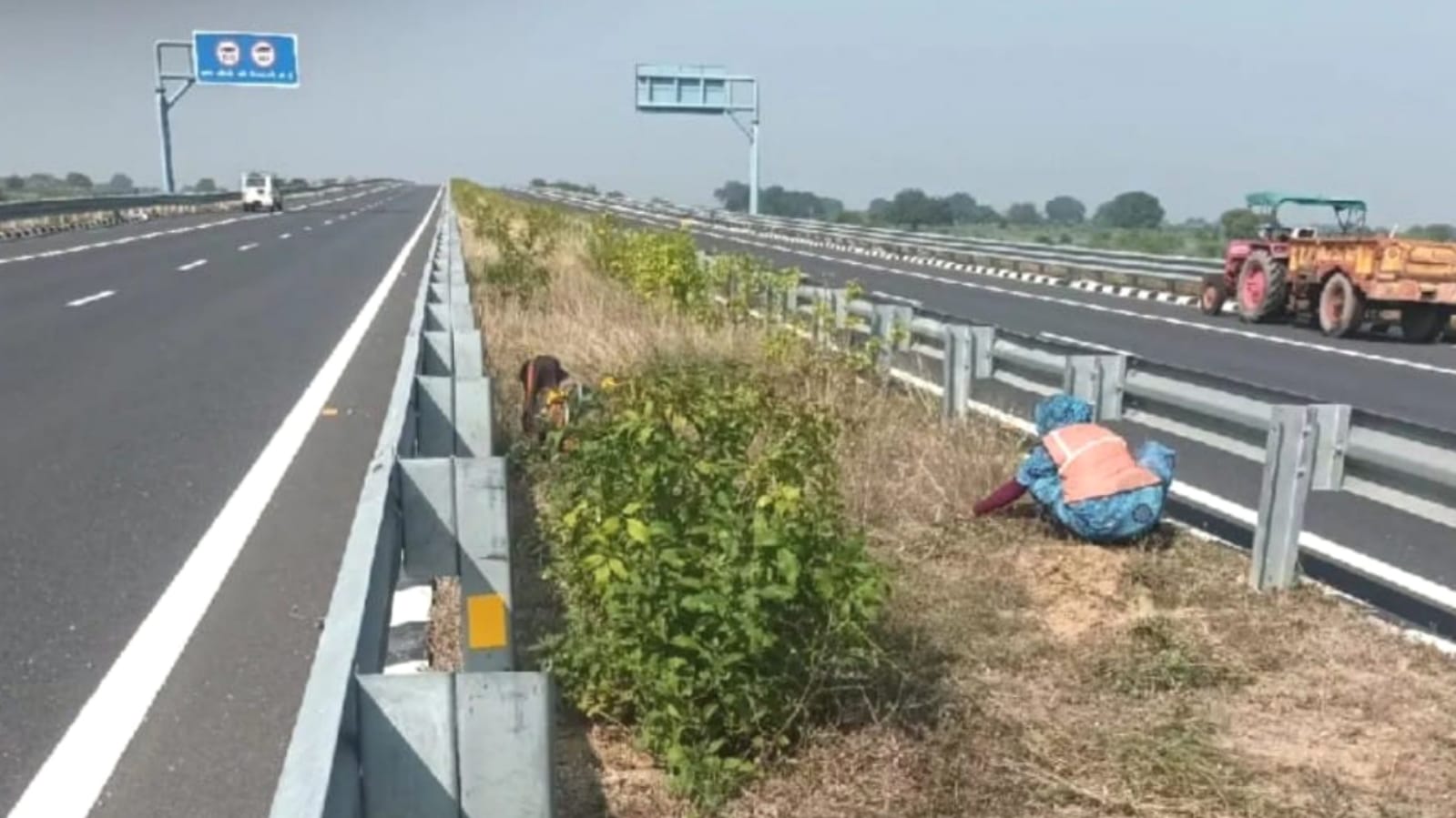 एक्सप्रेसवे पर अब इलेक्ट्रिक वाहन भी भरेंगे रफ्तार, हर 50 किमी पर बनेंगे चार्जिंग प्वाइंट