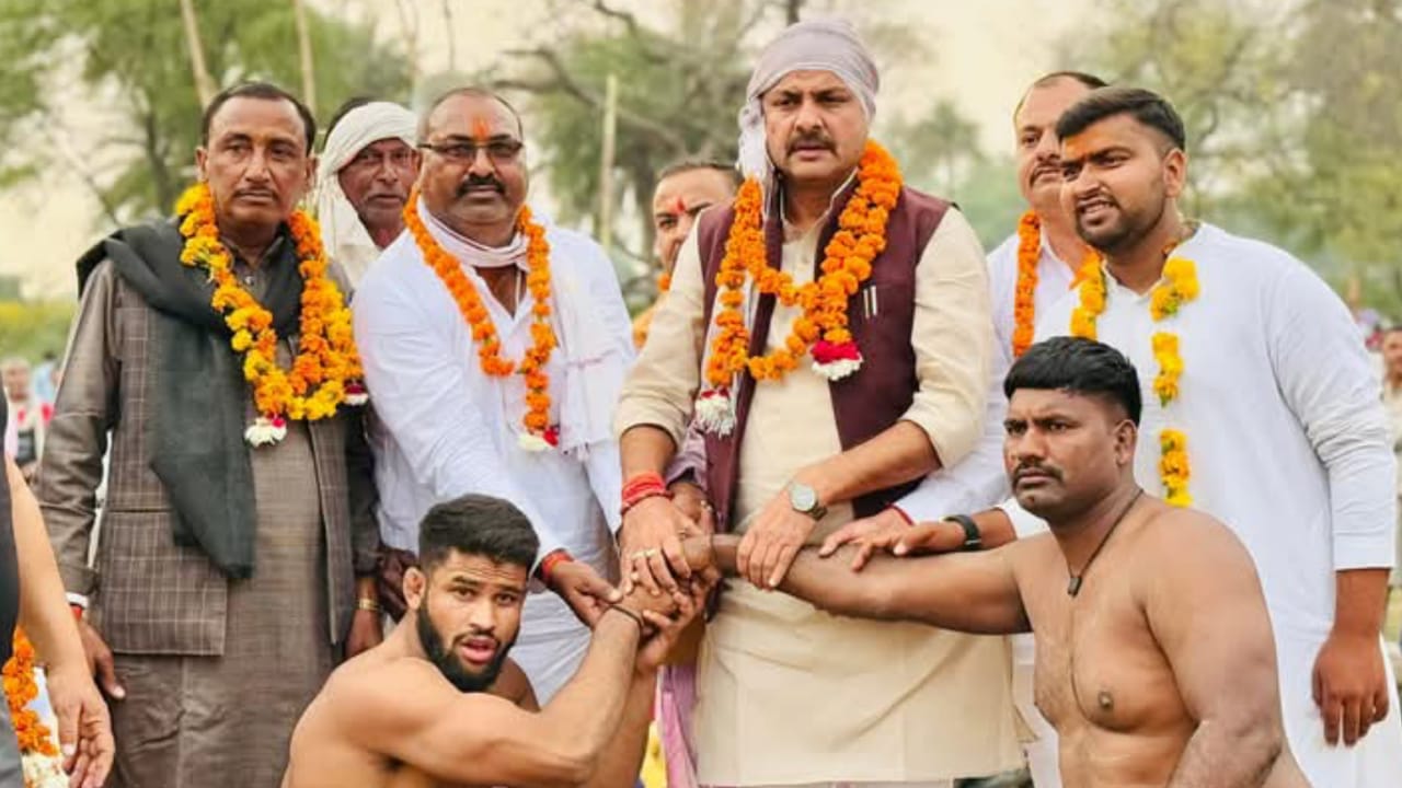 विधायक प्रकाश द्वारा "दंगल" का उद्घाटन: कहा- शारीरिक व मानसिक ताकत का "संगम"
