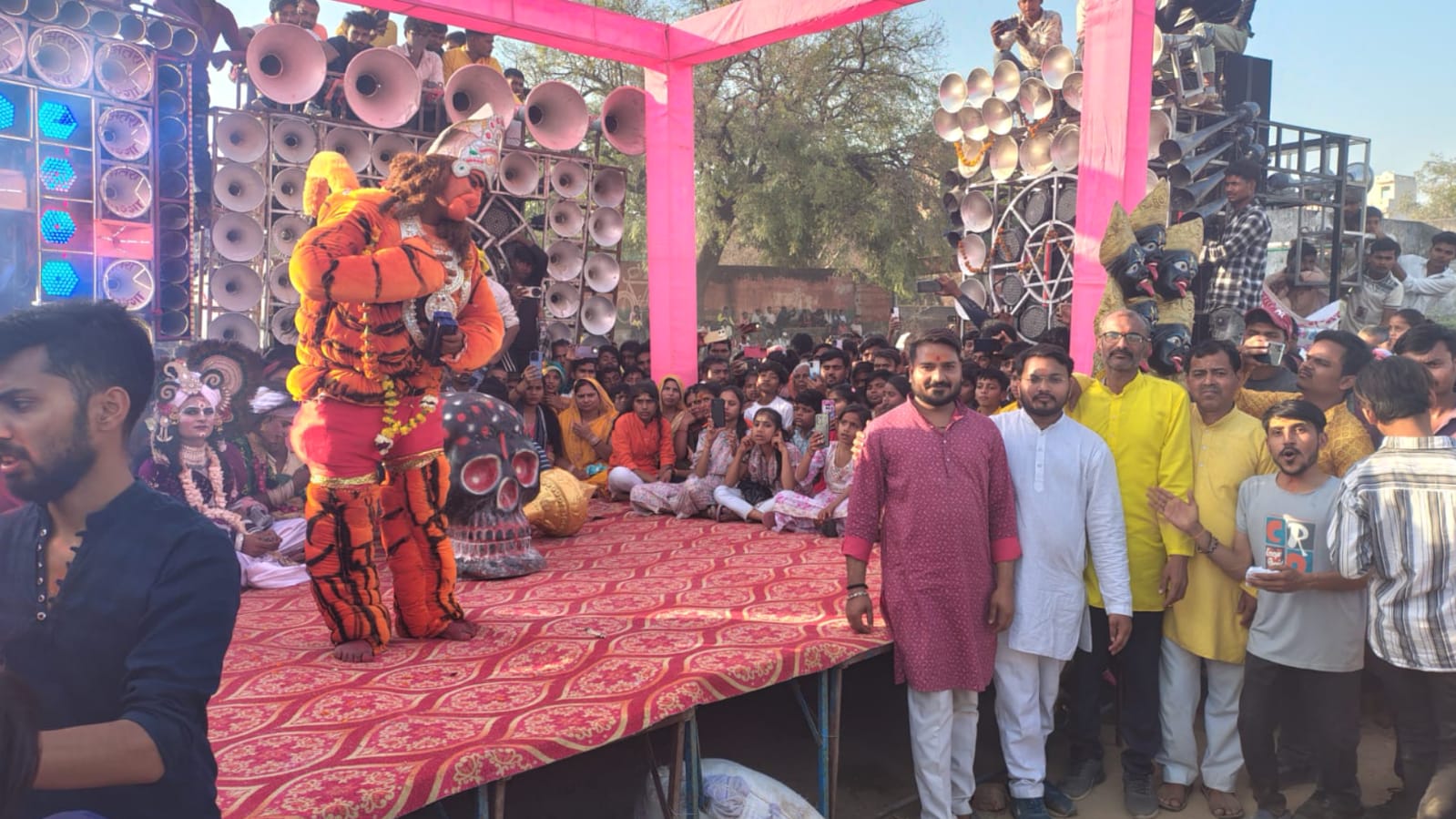 महाशिवरात्रि पर निकली शिव बारात :श्रद्धालुओं का उमड़ा सैलाब