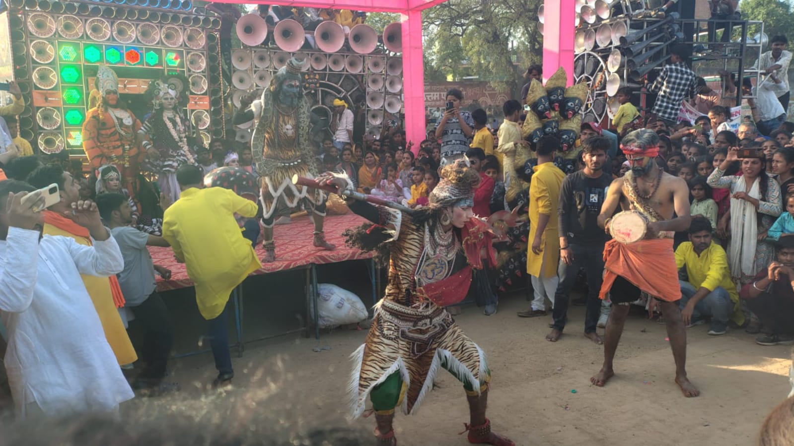 महाशिवरात्रि पर निकली शिव बारात :श्रद्धालुओं का उमड़ा सैलाब