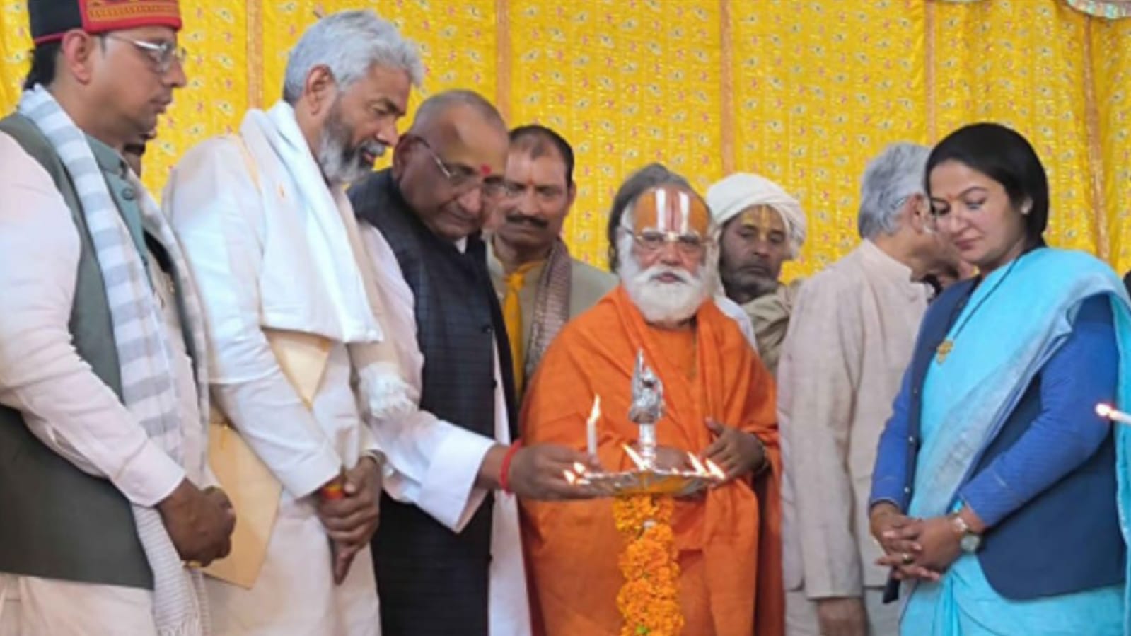 चित्रकूट का विश्व विख्यात राष्ट्रीय रामायण मेला में बरसी रामकथा : गूंजने लगा जय श्री राम