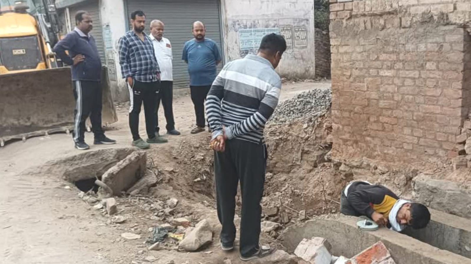 अंकित गुप्ता के औचक निरीक्षण से हड़कंप : निर्माण कार्यों में लापरवाही पर चेतावनी