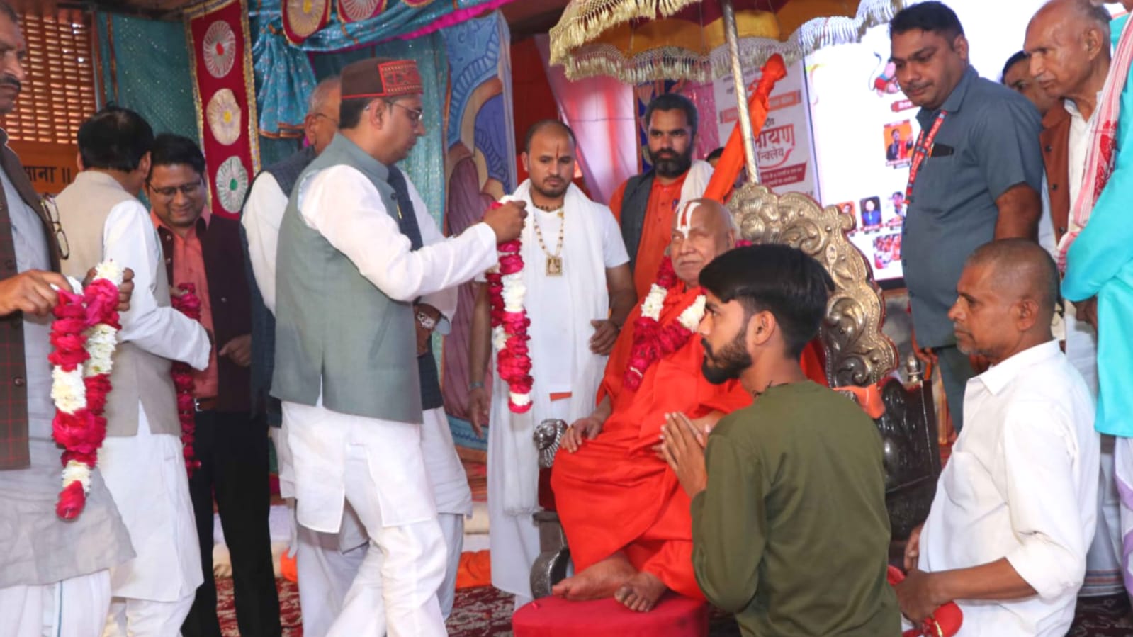 जगदगुरु स्वामी रामभद्राचार्य बोले: चित्रकूट का रामायण मेला अद्वितीय, सहयोग का भी वादा