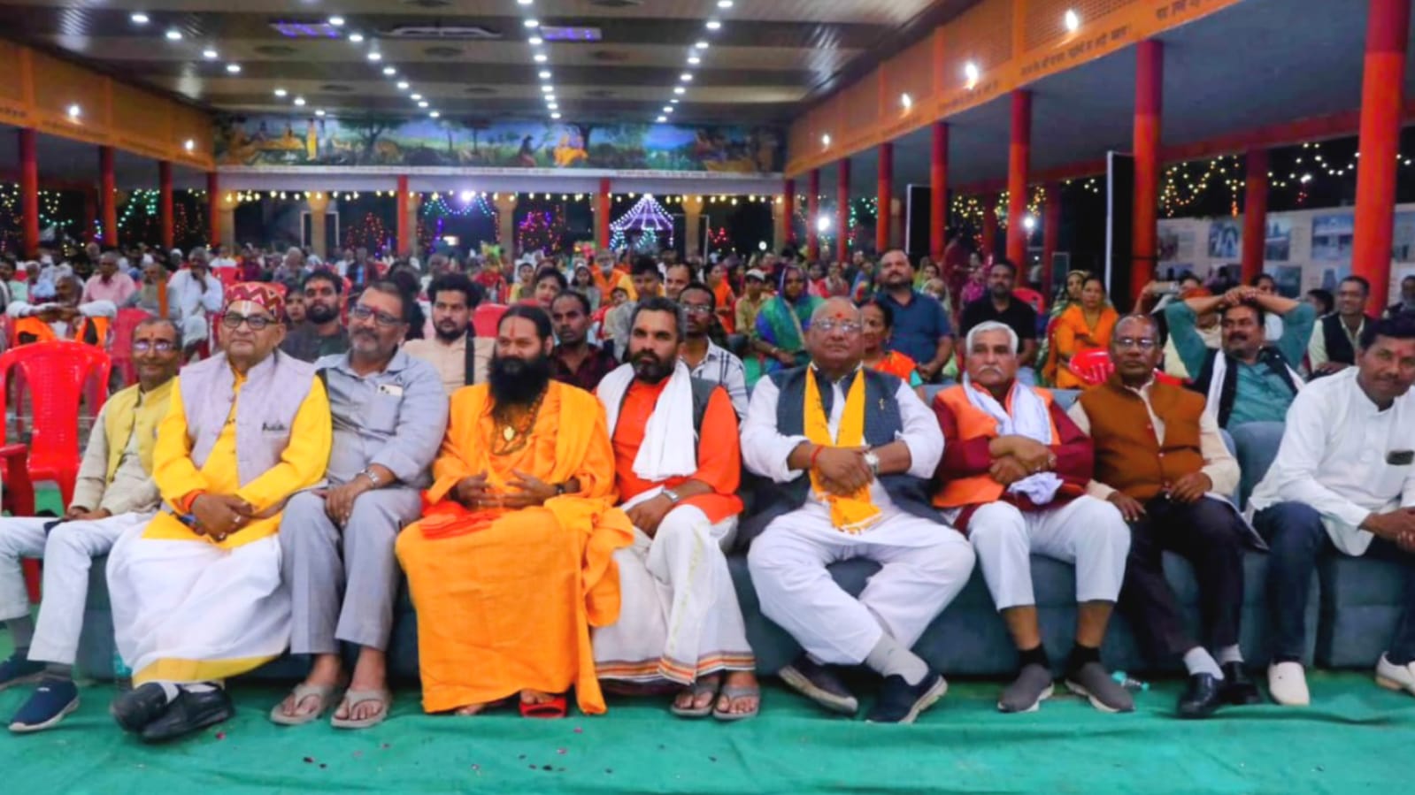 जगदगुरु स्वामी रामभद्राचार्य बोले: चित्रकूट का रामायण मेला अद्वितीय, सहयोग का भी वादा