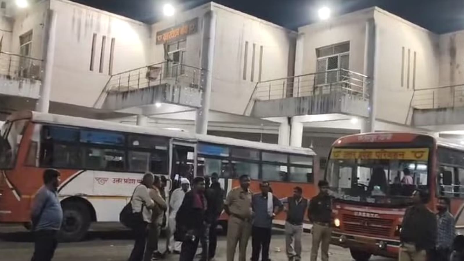 बस में सफर के दौरान यात्री की बिगड़ी तबीयत: अस्पताल पहुंचने से पहले मौत