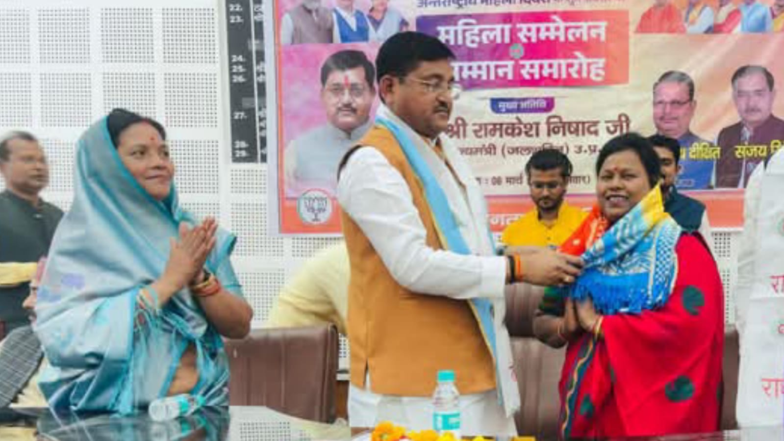 मंत्री रामकेश द्वारा महिलाओं का सम्मान: बोले जहां नारी का सम्मान, वहीं देवताओं का वास"