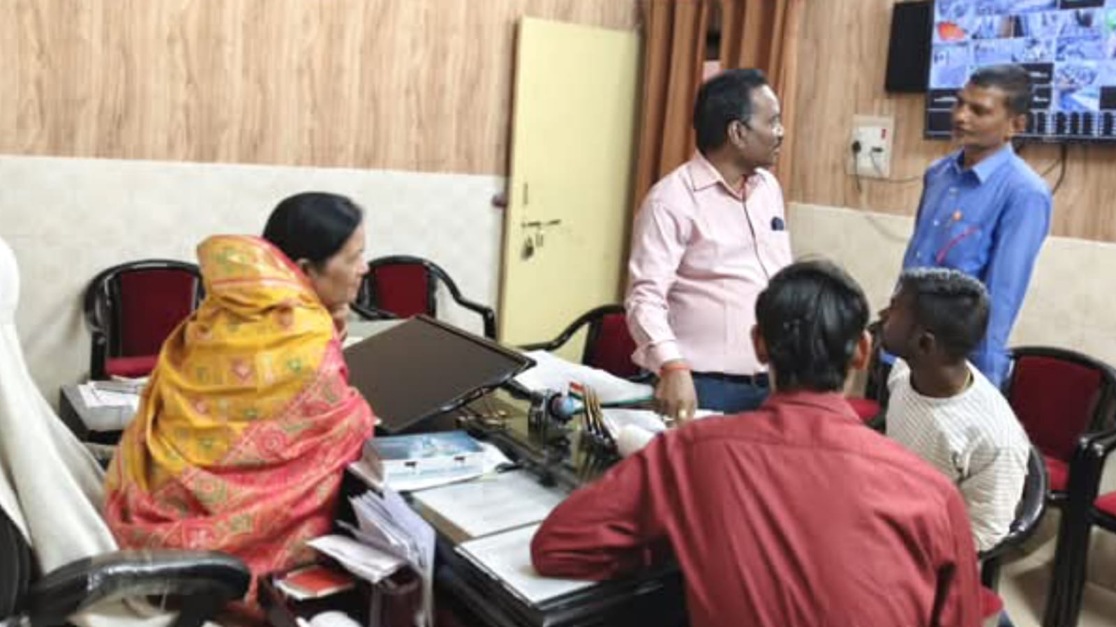 पालिका अध्यक्ष मालती की जनसुनवाई: समय सीमा में समाधान की दी चेतावनी
