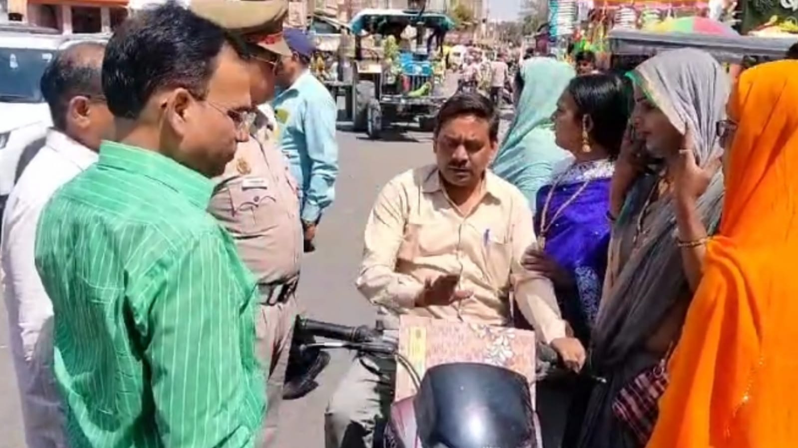 किन्नर समाज की अनूठी पहल: परिवहन विभाग के साथ मिलकर चला "जागरूकता" अभियान