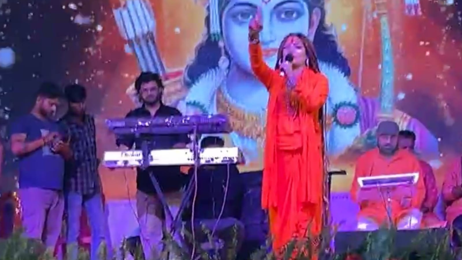 बांदा महोत्सव की रंगारंग शुरुआत: भजनों और सांस्कृतिक कार्यक्रमों ने मोहा मन