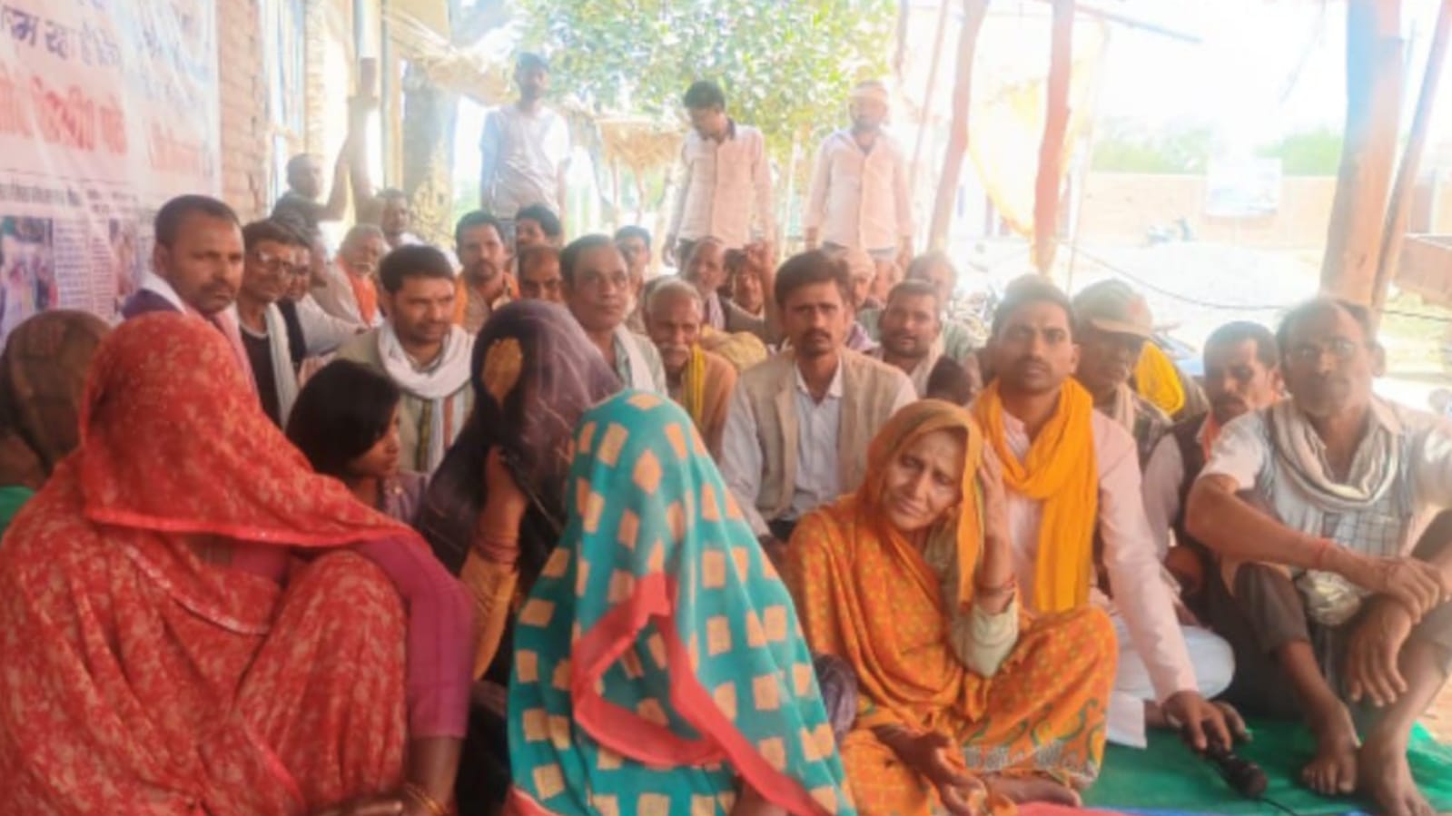 प्रशासन बेखबर : अन्ना जानवरों और बिजली समस्या से परेशान किसानों का आमरण अनशन