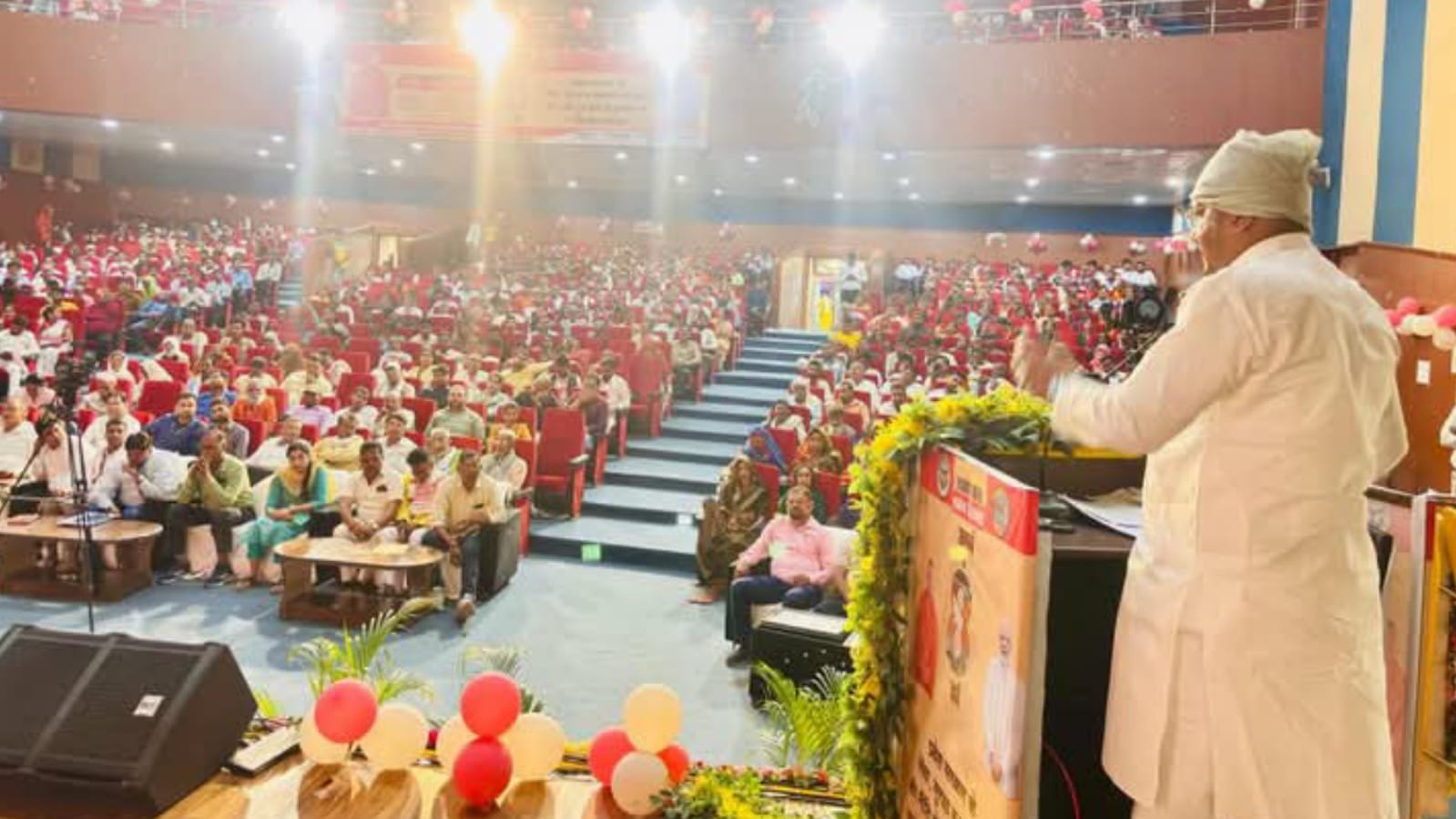मंत्री रामकेश बोले : योगी सरकार "तरक्की" की लिख रही नई इबारत, लाभार्थी हुए सम्मानित