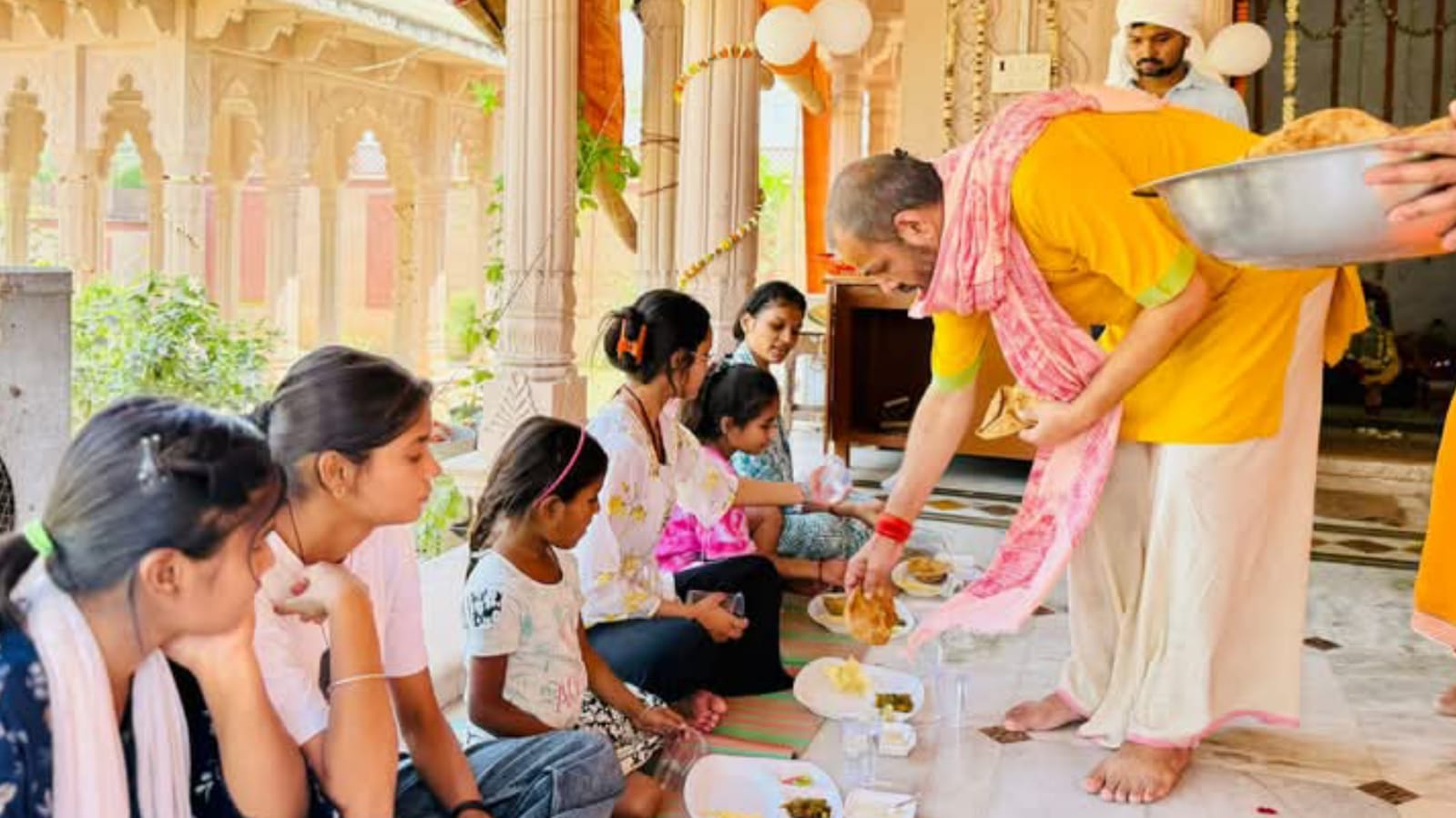 विधायक प्रकाश धार्मिक आस्था की बने मिसाल: कैलाशेश्वर मंदिर में किया कन्या पूजन