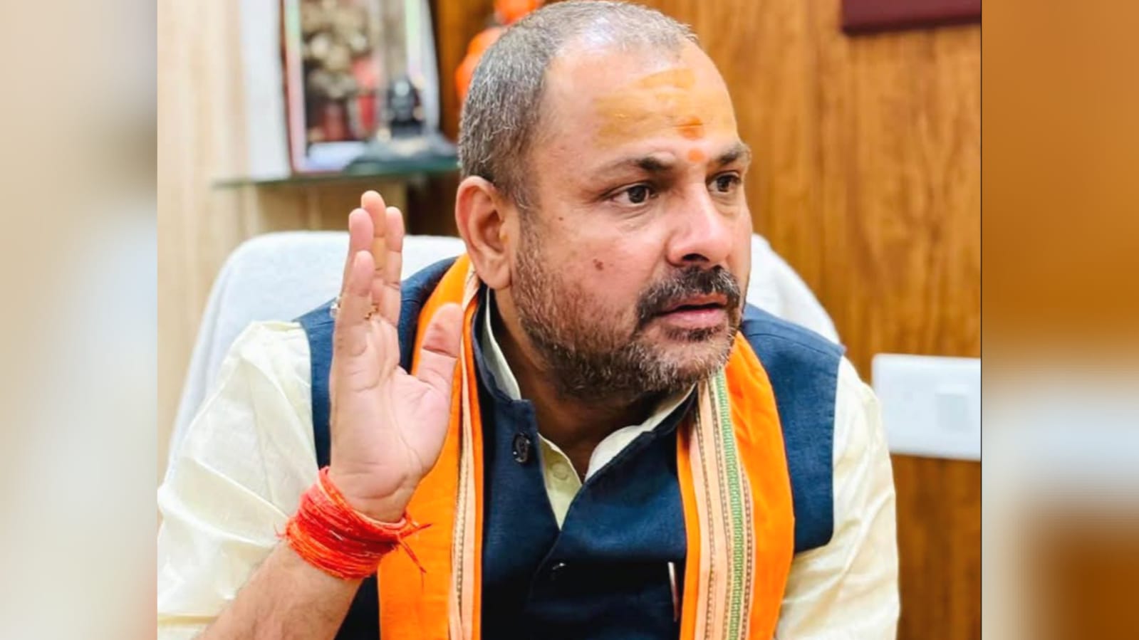 विधायक प्रकाश का सहायक अभियंता पर बड़ा एक्शन: जनता को परेशान करना पड़ा महंगा