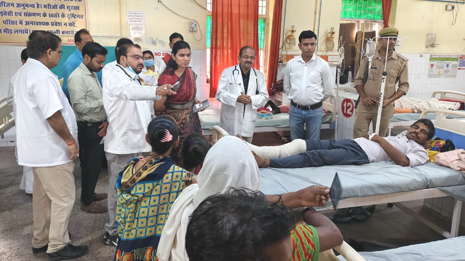 डीएम जे. रीभा की अस्पताल पर "पैनी नजर": बोली- इलाज में "कोताही" नहीं होगी बर्दाश्त